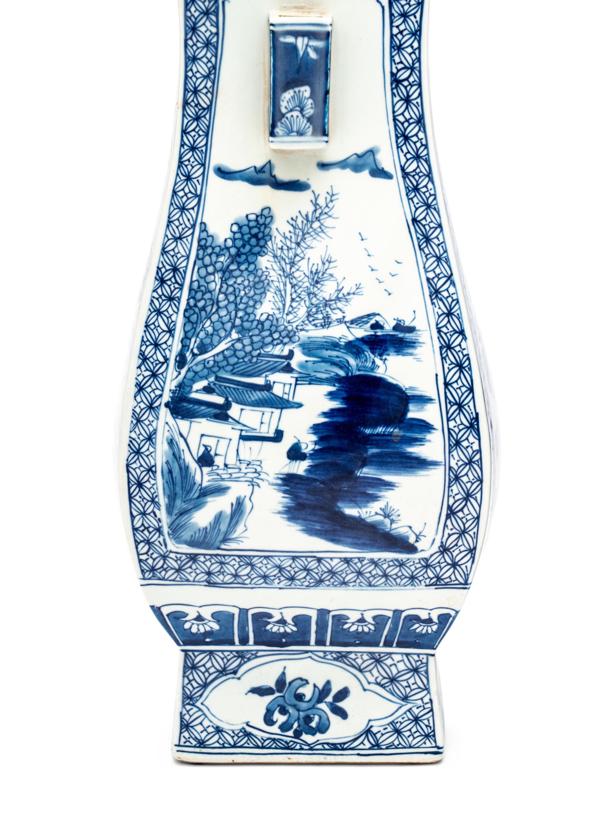 A Pair of Chinese Export Porcelain Vases