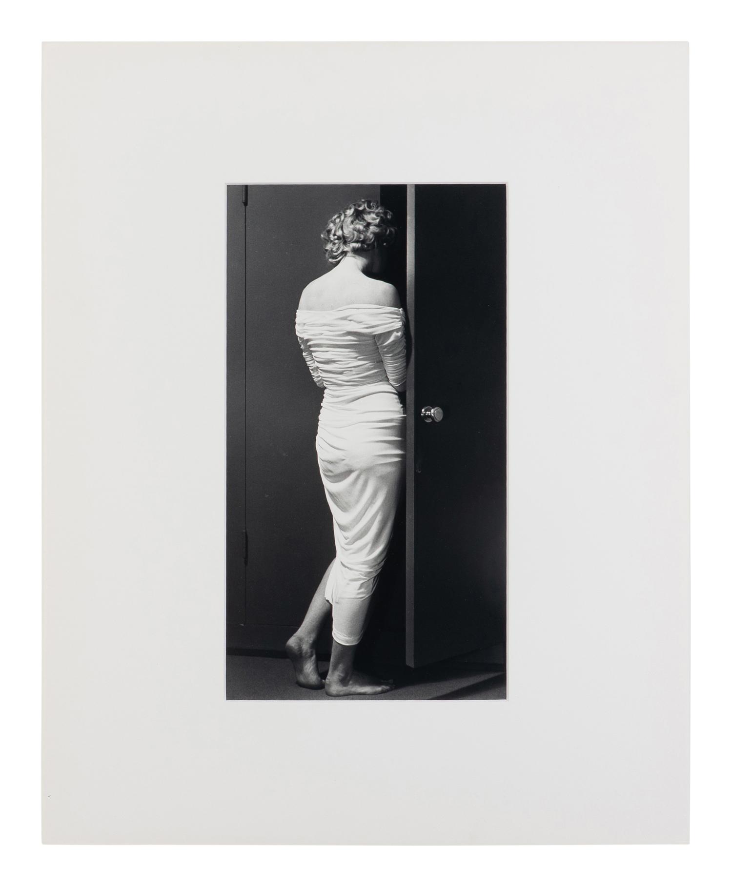 [PHOTOGRAPHY]. HALSMAN, Philippe (1906-1979). Halsman/Marilyn. New York: Neikrug Press, 1981.