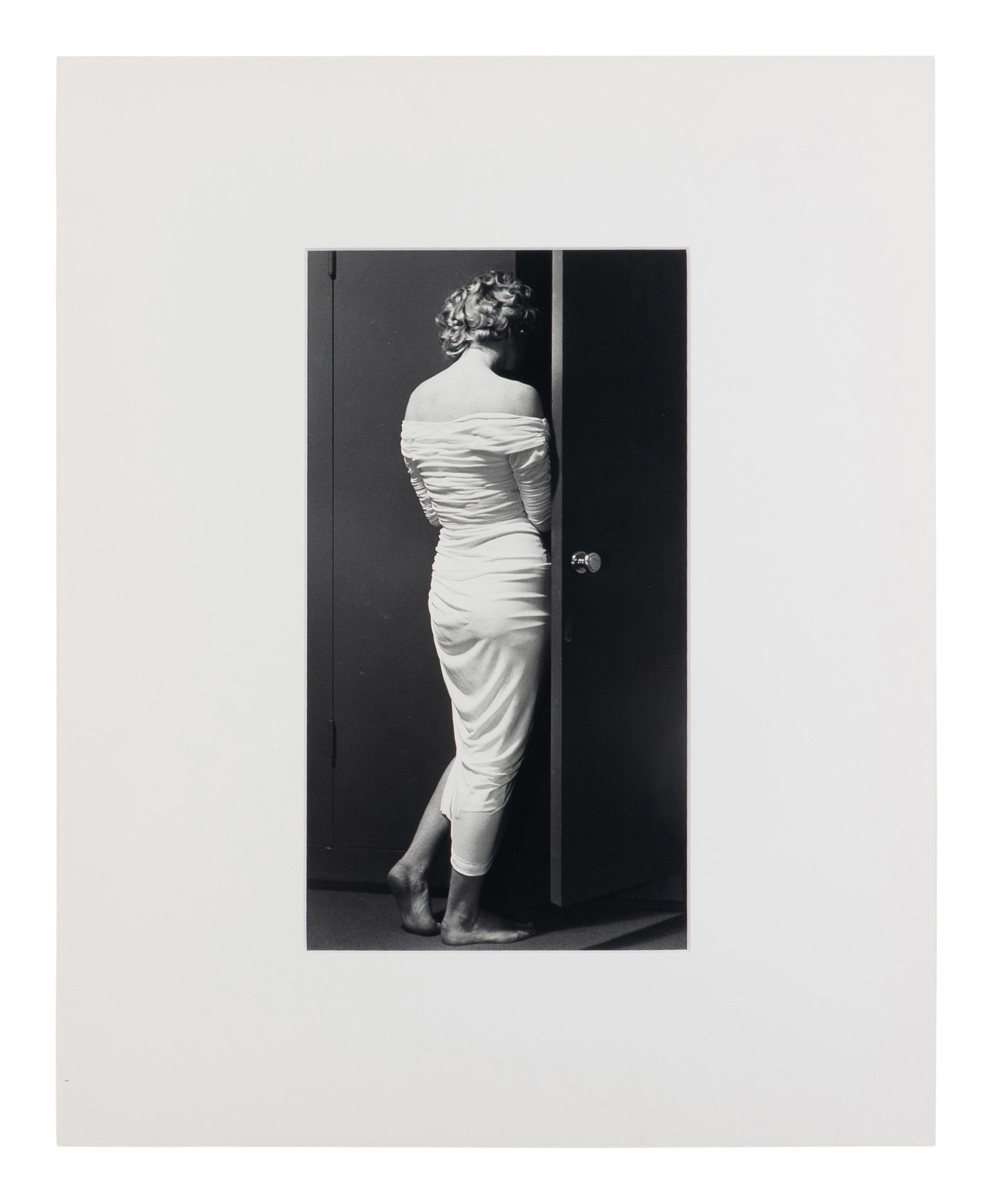 [PHOTOGRAPHY]. HALSMAN, Philippe (1906-1979). Halsman/Marilyn. New York: Neikrug Press, 1981.