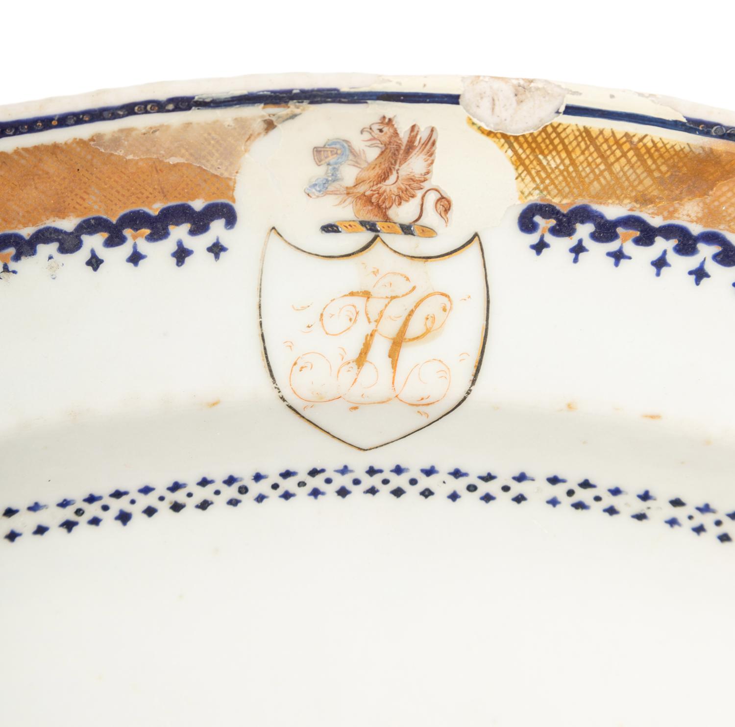 A Chinese Export Porcelain Soup Tureen and Platter