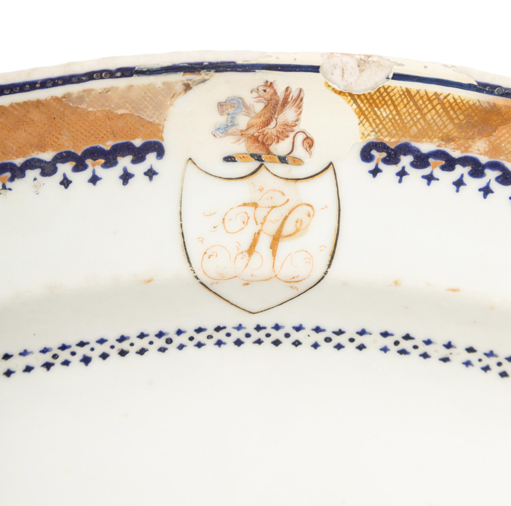 A Chinese Export Porcelain Soup Tureen and Platter