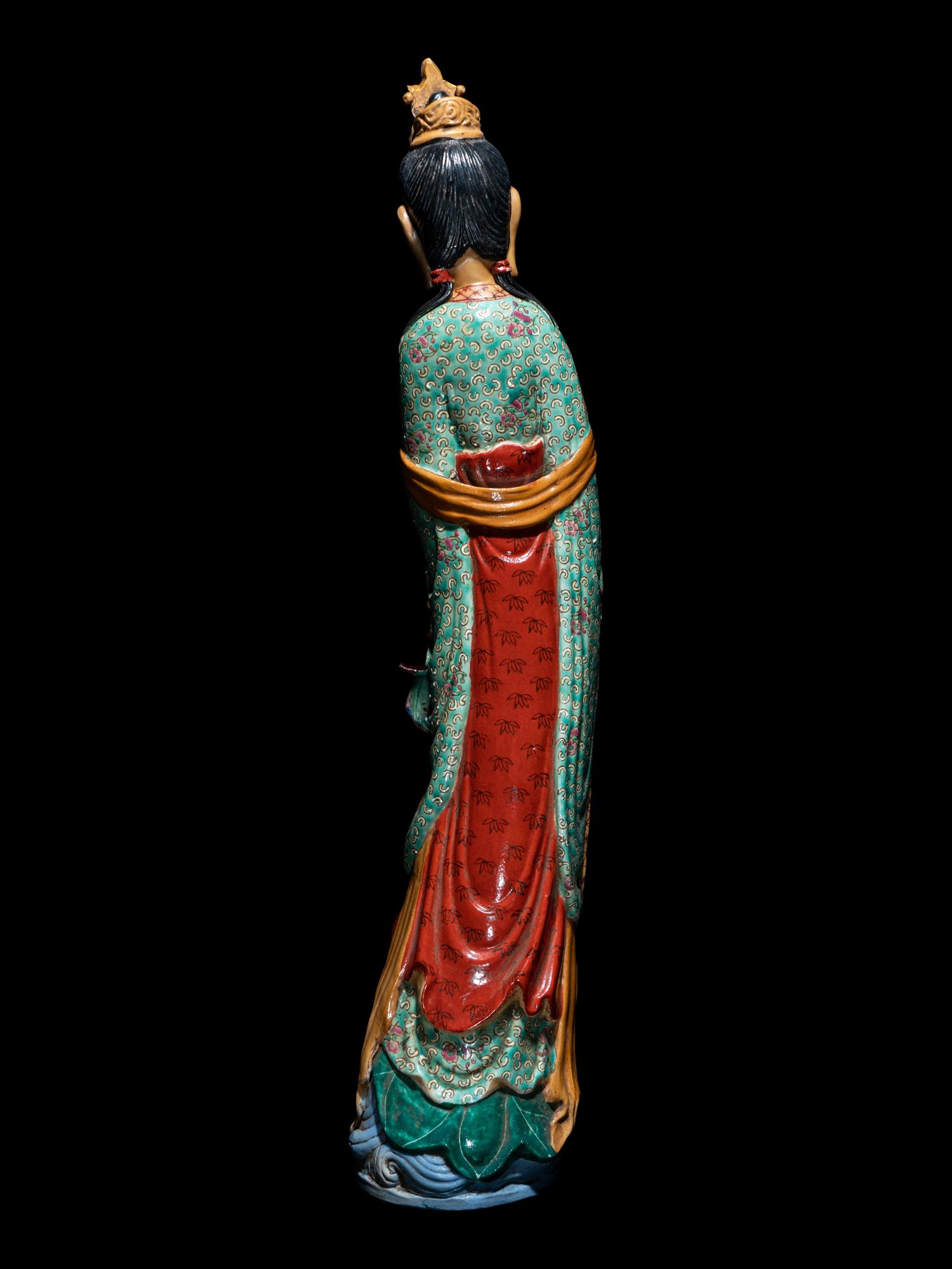 A Chinese Famille Rose Porcelain Figure of Guanyin
