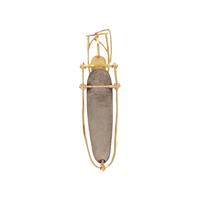CAROLYN MORRIS BACH, HARDSTONE AND YELLOW GOLD BROOCH