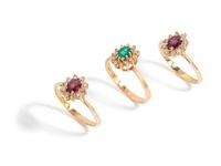 COLLECTION OF YELLOW GOLD, DIAMOND AND GEMSTONE RINGS