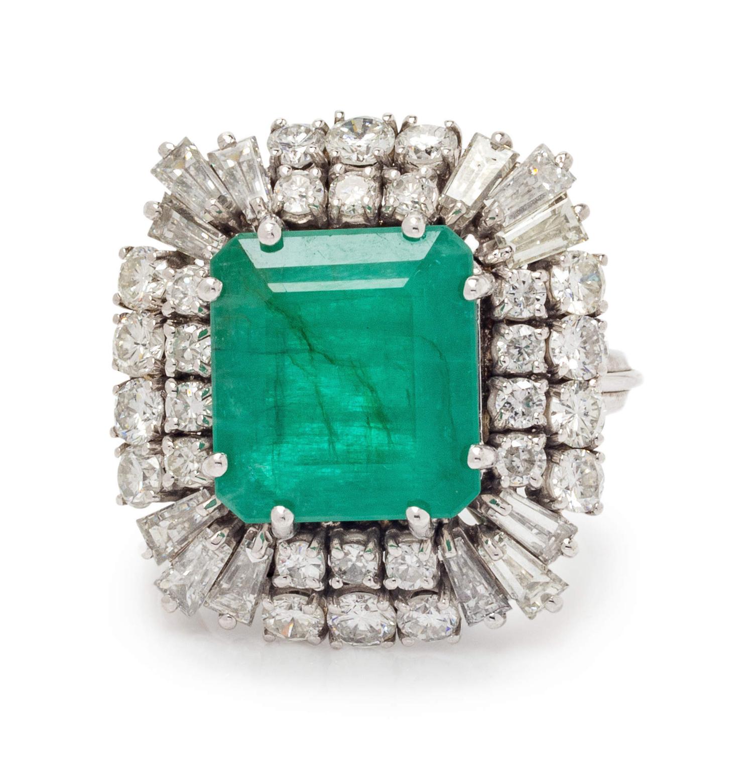 EMERALD AND DIAMOND RING