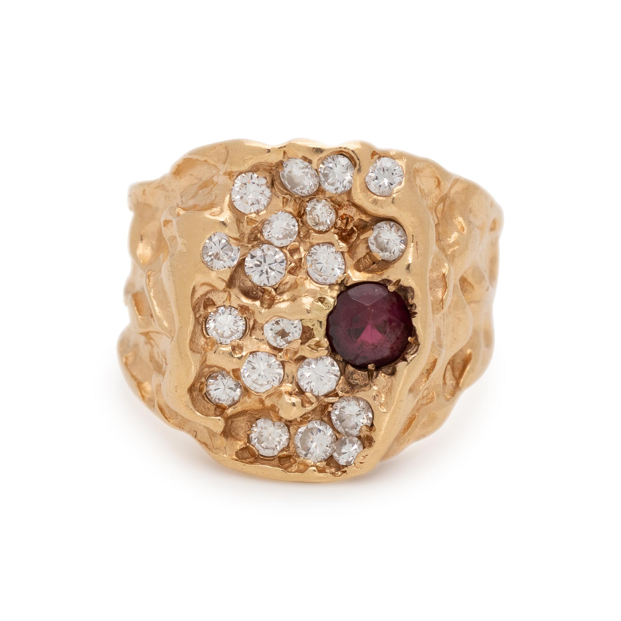 YELLOW GOLD, DIAMOND AND GARNET RING