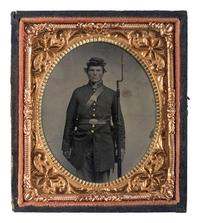 [CIVIL WAR]. Sixth plate tintype of armed Union infantry private.