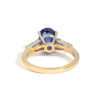 SAPPHIRE AND DIAMOND RING