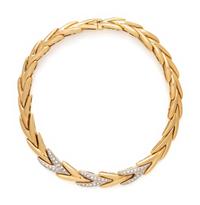 YELLOW GOLD AND DIAMOND NECKLACE