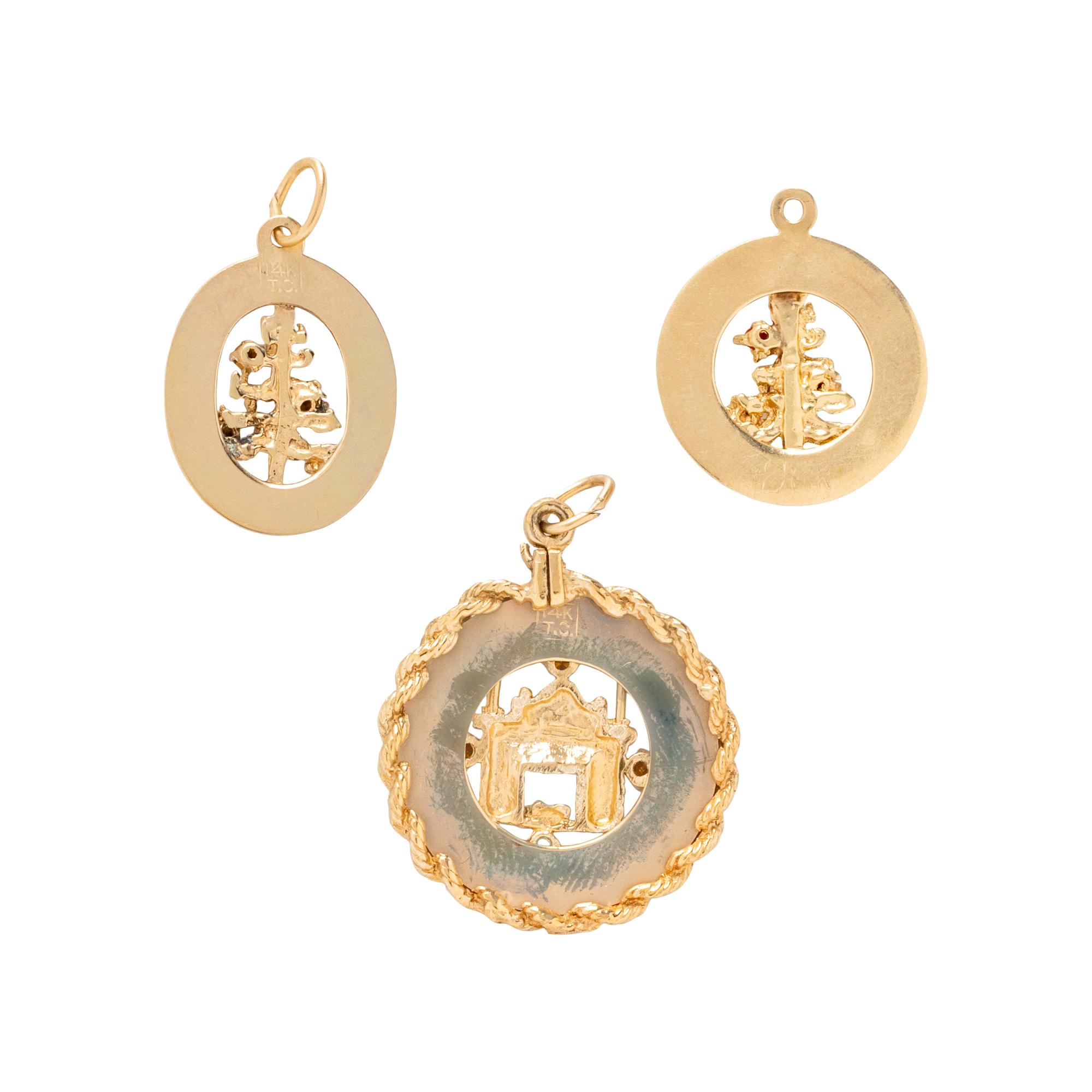 GROUP OF YELLOW GOLD AND GEMSTONE CHRISTMAS CHARMS