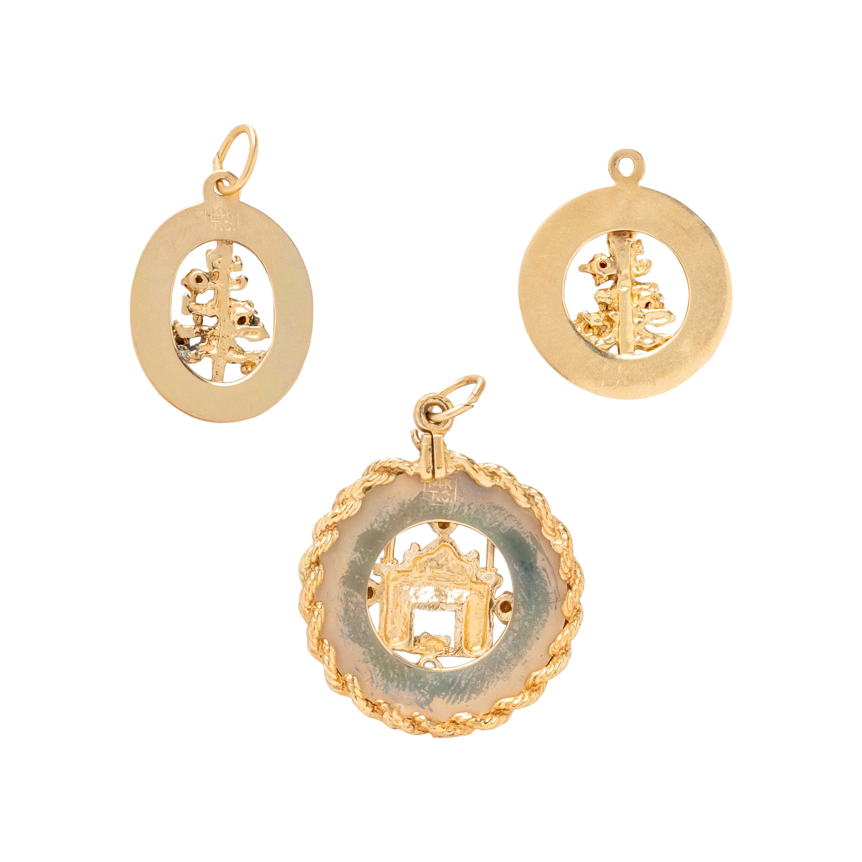 GROUP OF YELLOW GOLD AND GEMSTONE CHRISTMAS CHARMS