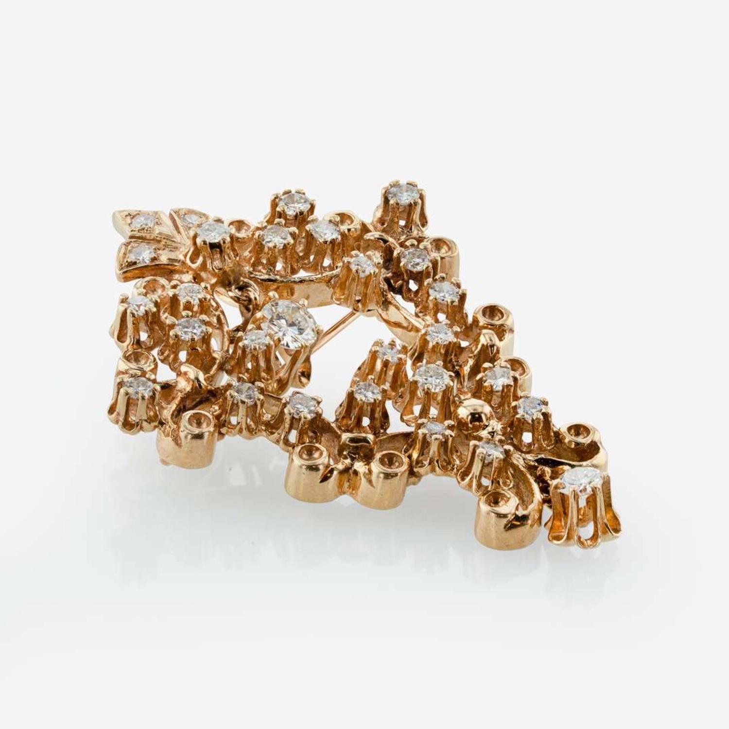 A 14K Yellow Gold Buttercup Pendant