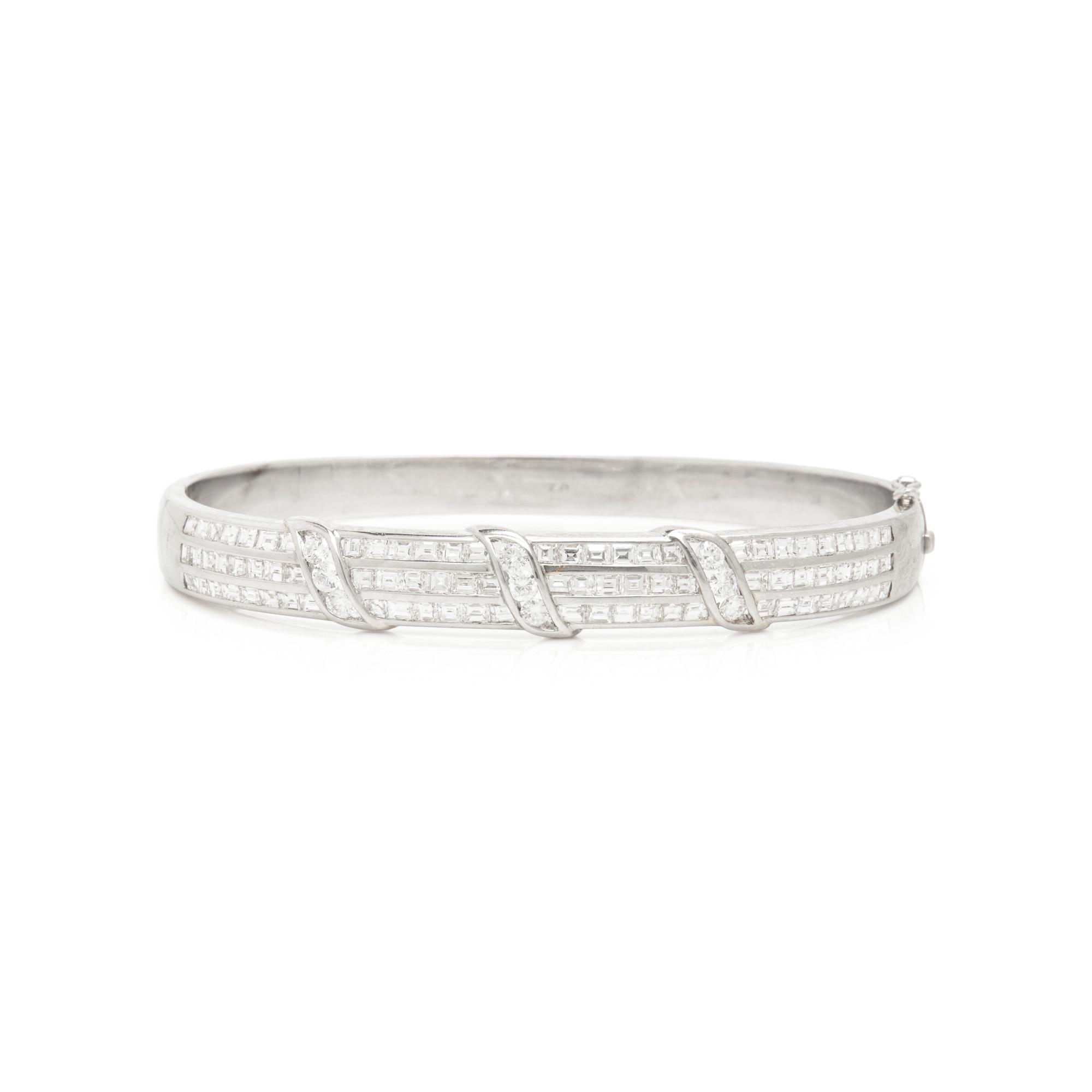 WHITE GOLD AND DIAMOND BANGLE BRACELET