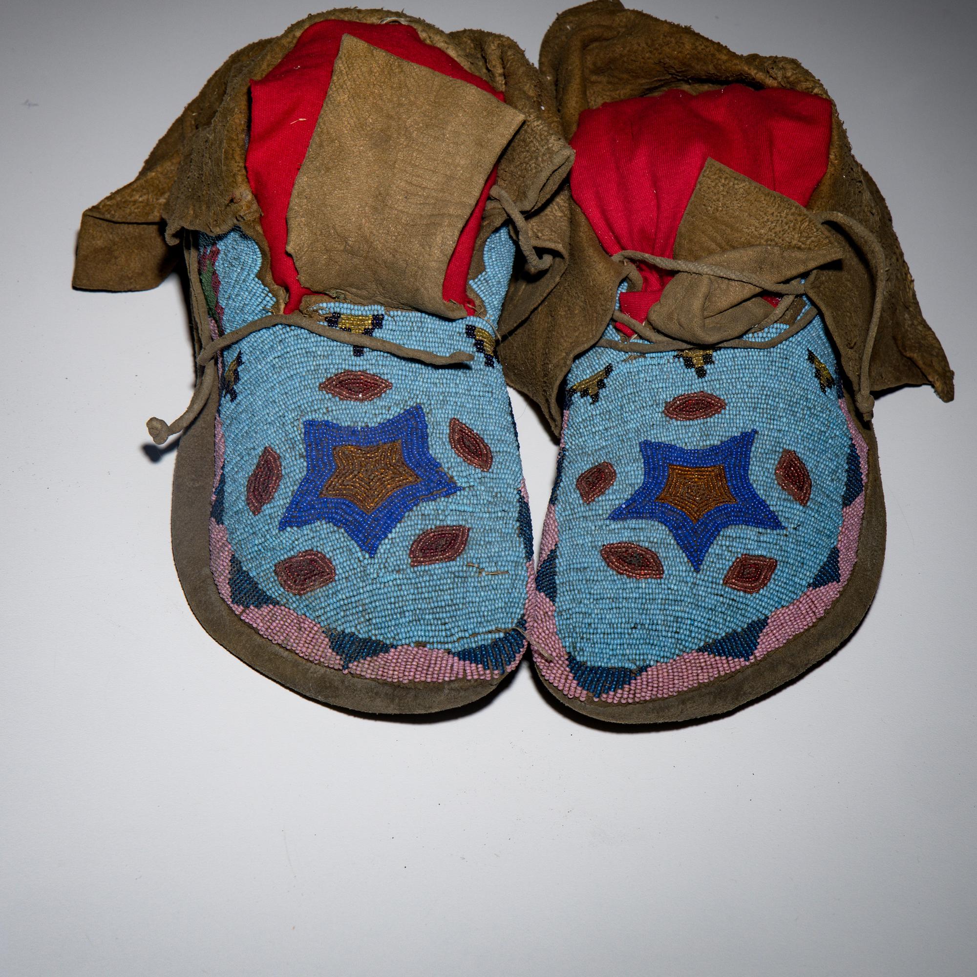 Apsáalooke [Crow] Beaded Hide Soft-Soled Moccasins
