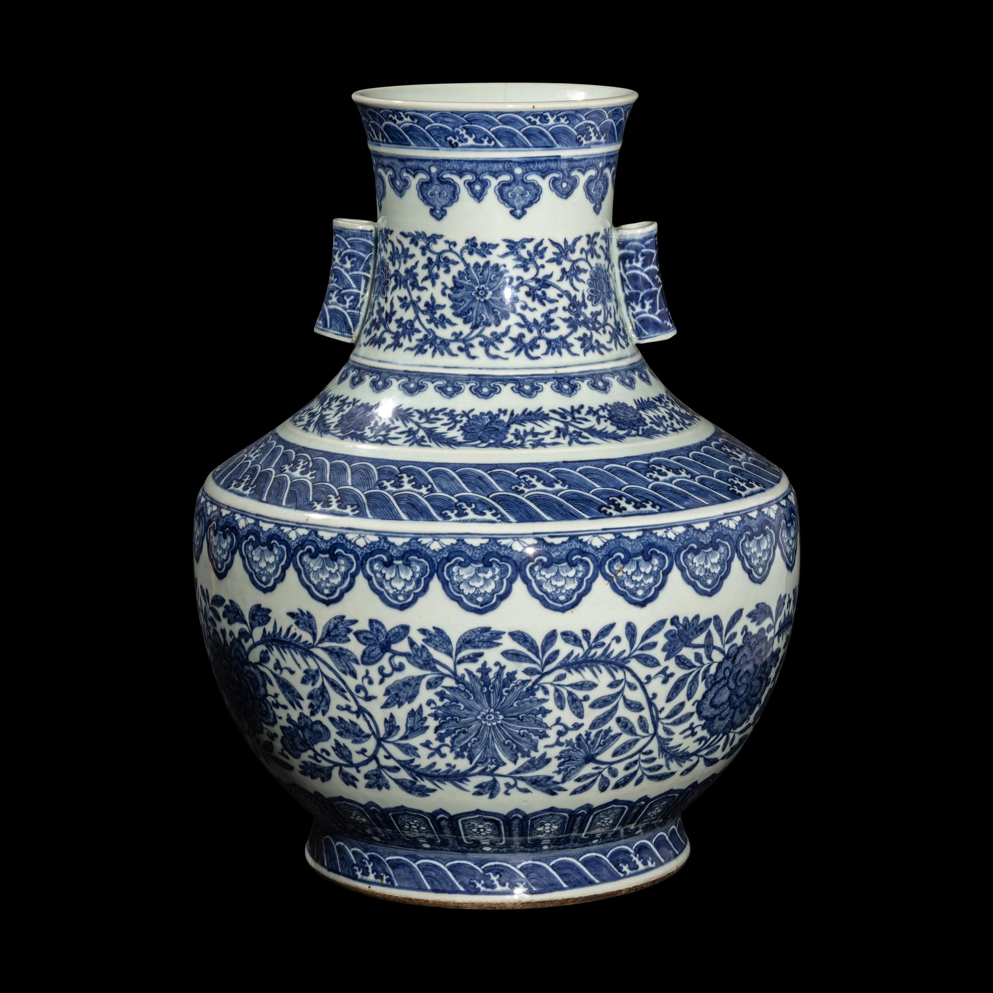An Impressive Chinese Blue and White Porcelain Hu Vase, Qing Dynasty 清 青花纏枝花卉紋大貫耳壺