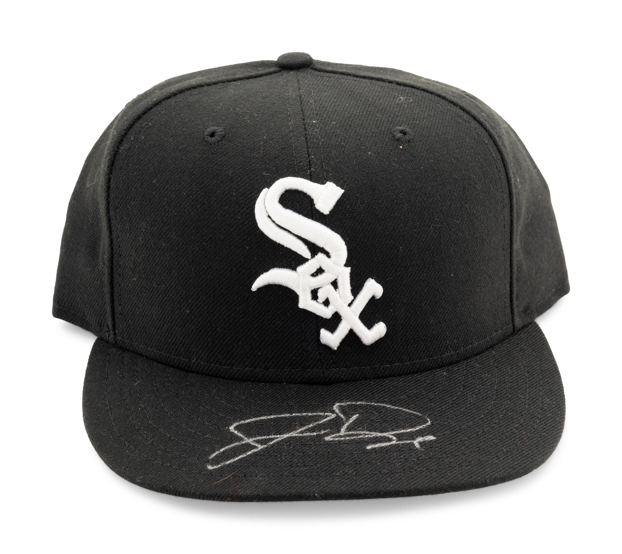 A Group of 13 2005 Chicago White Sox World Series Champion Signed Autograph Items (Steiner)