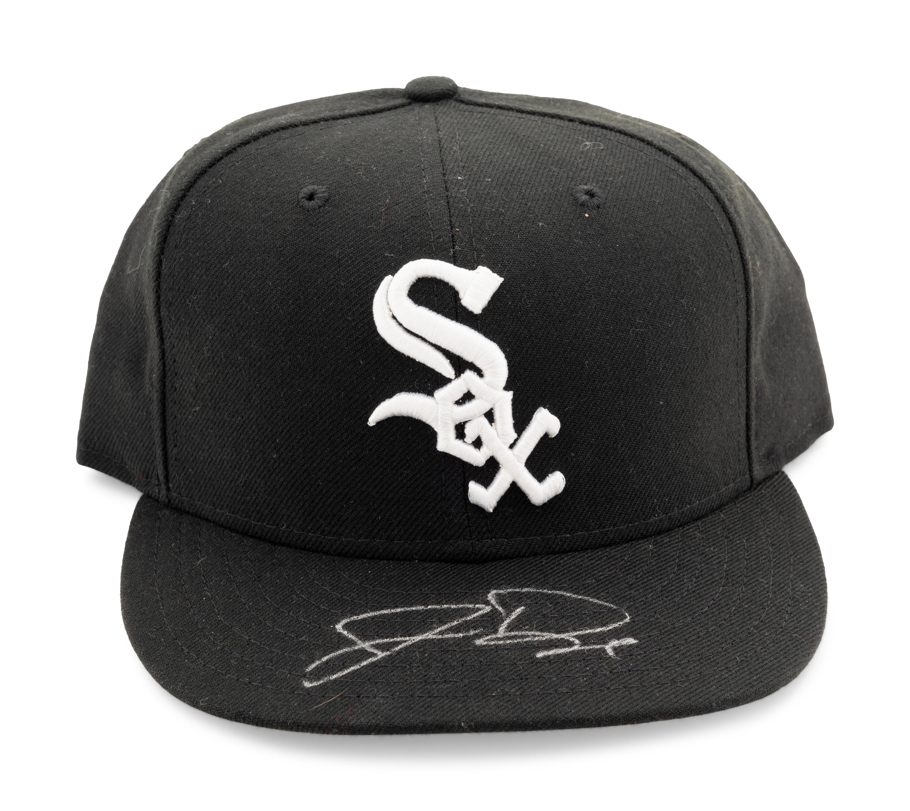 A Group of 13 2005 Chicago White Sox World Series Champion Signed Autograph Items (Steiner)