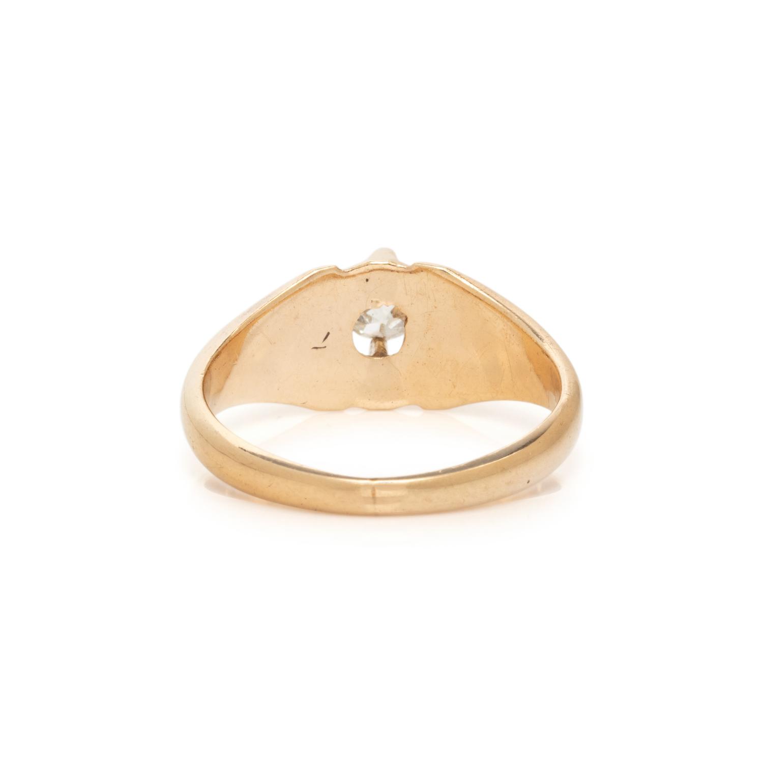 YELLOW GOLD AND DIAMOND RING