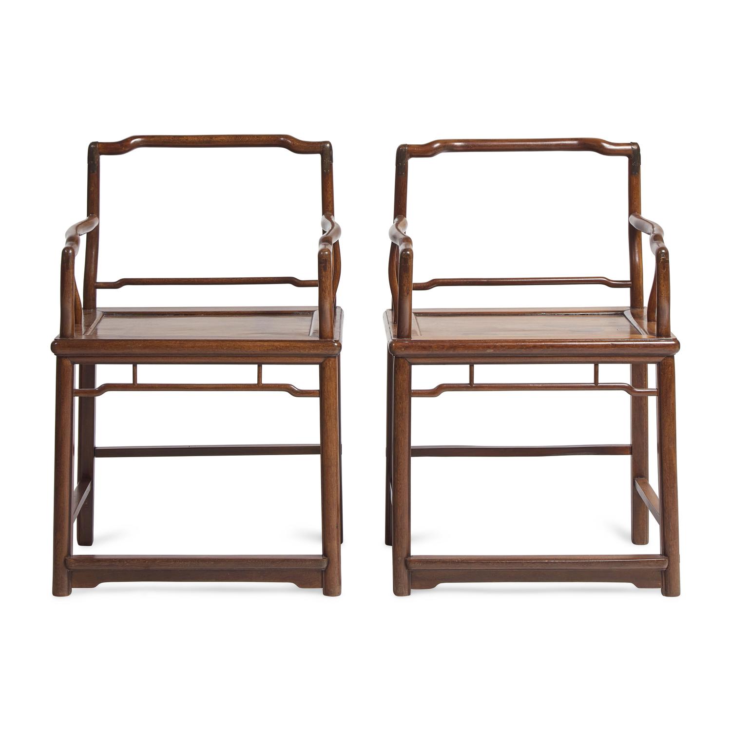 A Pair of Chinese Jichimu Lowback Armchairs, Meiguiyi, 19th/20th Century 清晚期 雞翅木玫瑰椅一對