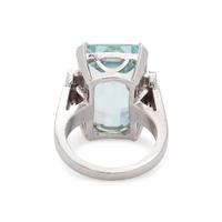 AQUAMARINE AND DIAMOND RING