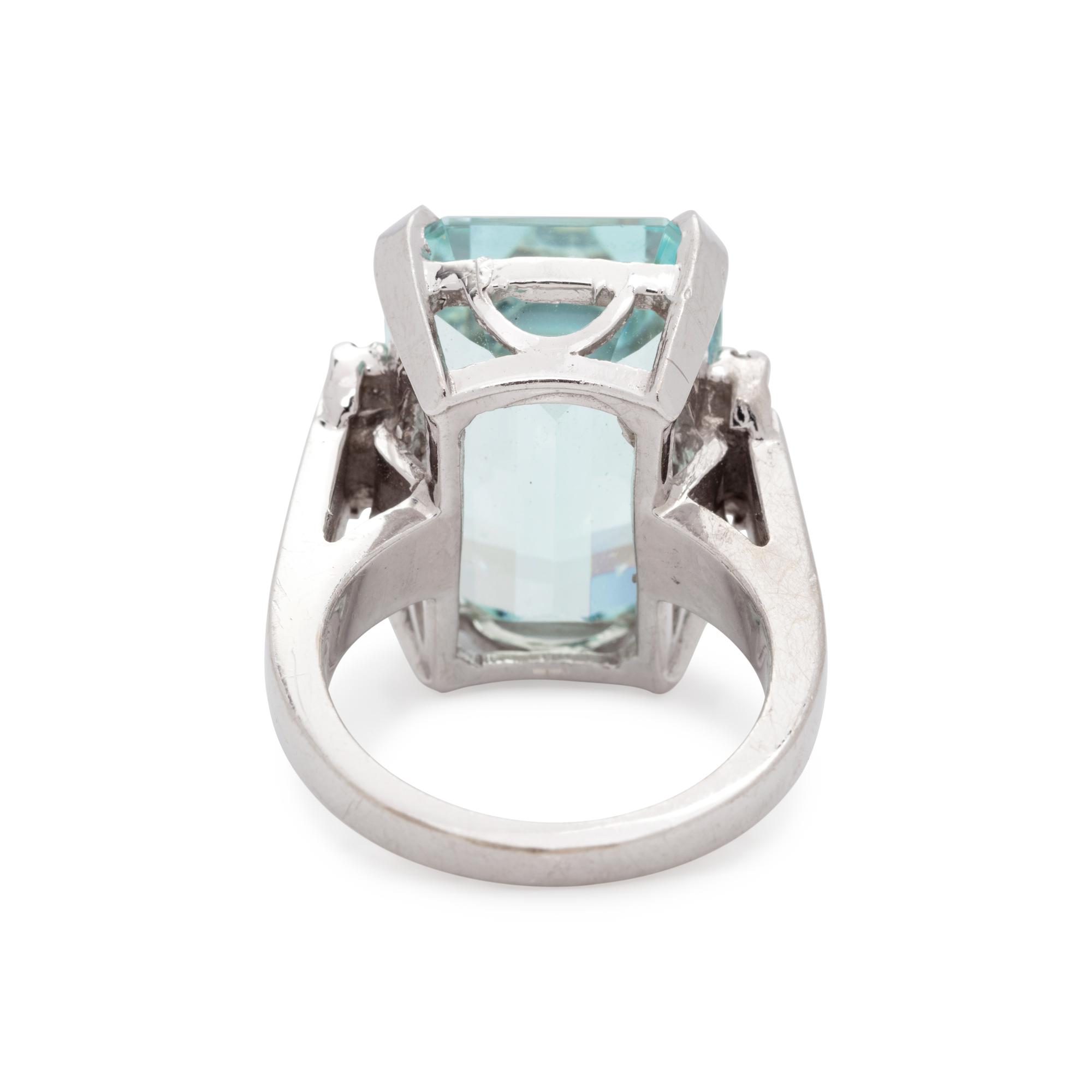 AQUAMARINE AND DIAMOND RING