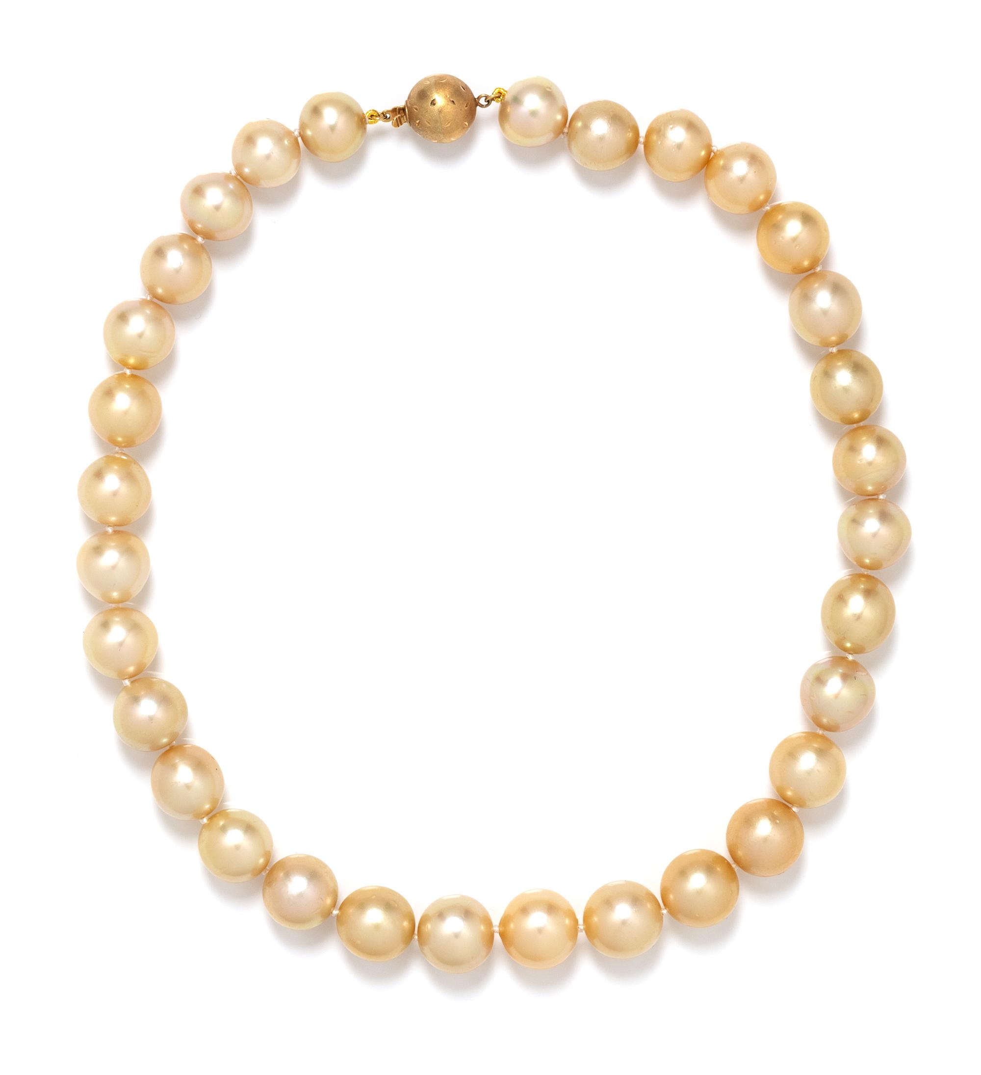 CULTURED PEARL NECKLACE