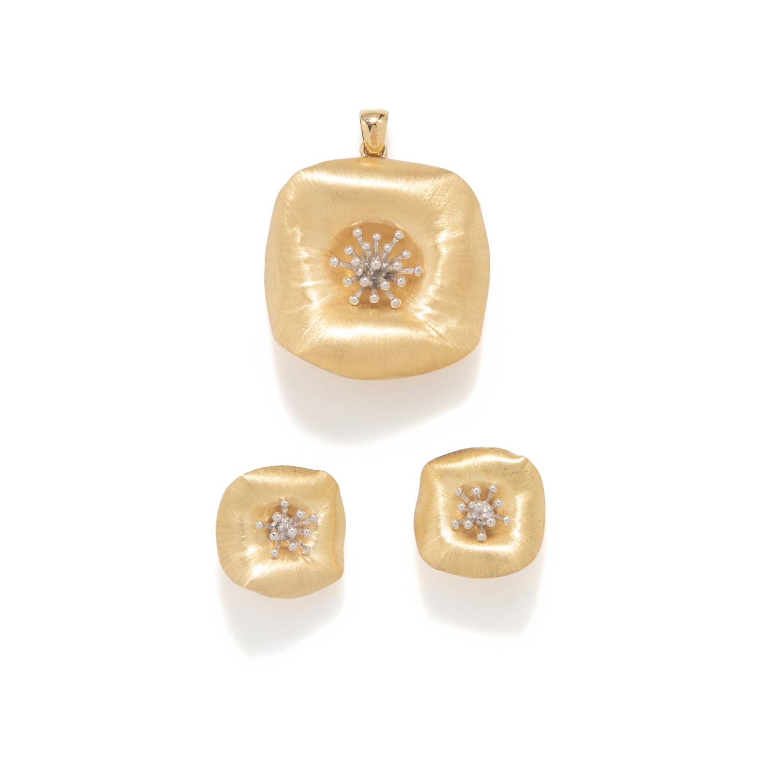 DE REGILUS, BICOLOR GOLD EARRINGS AND PENDANT