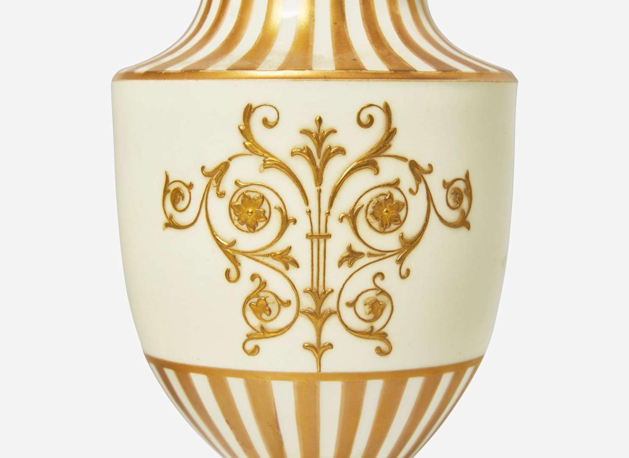 A Pair of Wedgwood Bone China "Victoria" Pattern Vases and Covers, UK, circa 1880