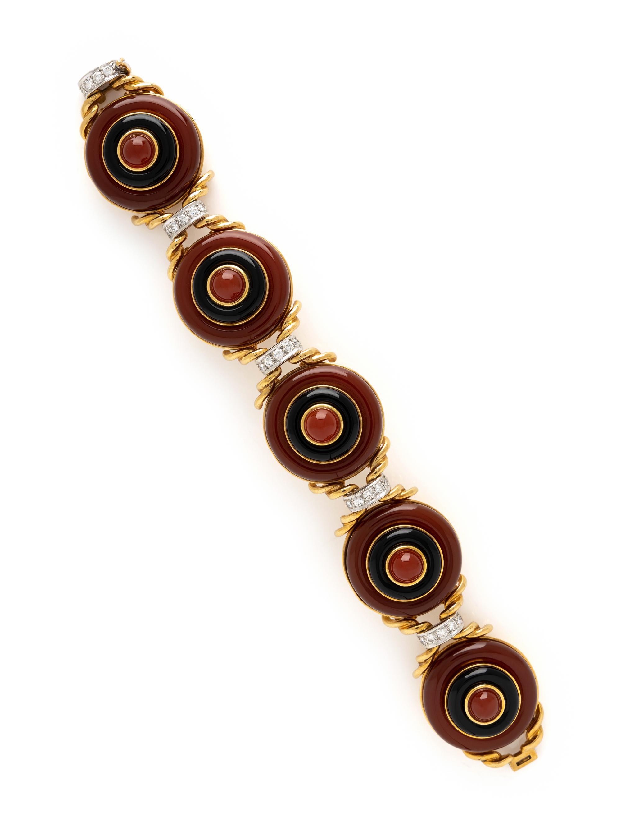 YELLOW GOLD, CARNELIAN, ONYX AND DIAMOND BRACELET
