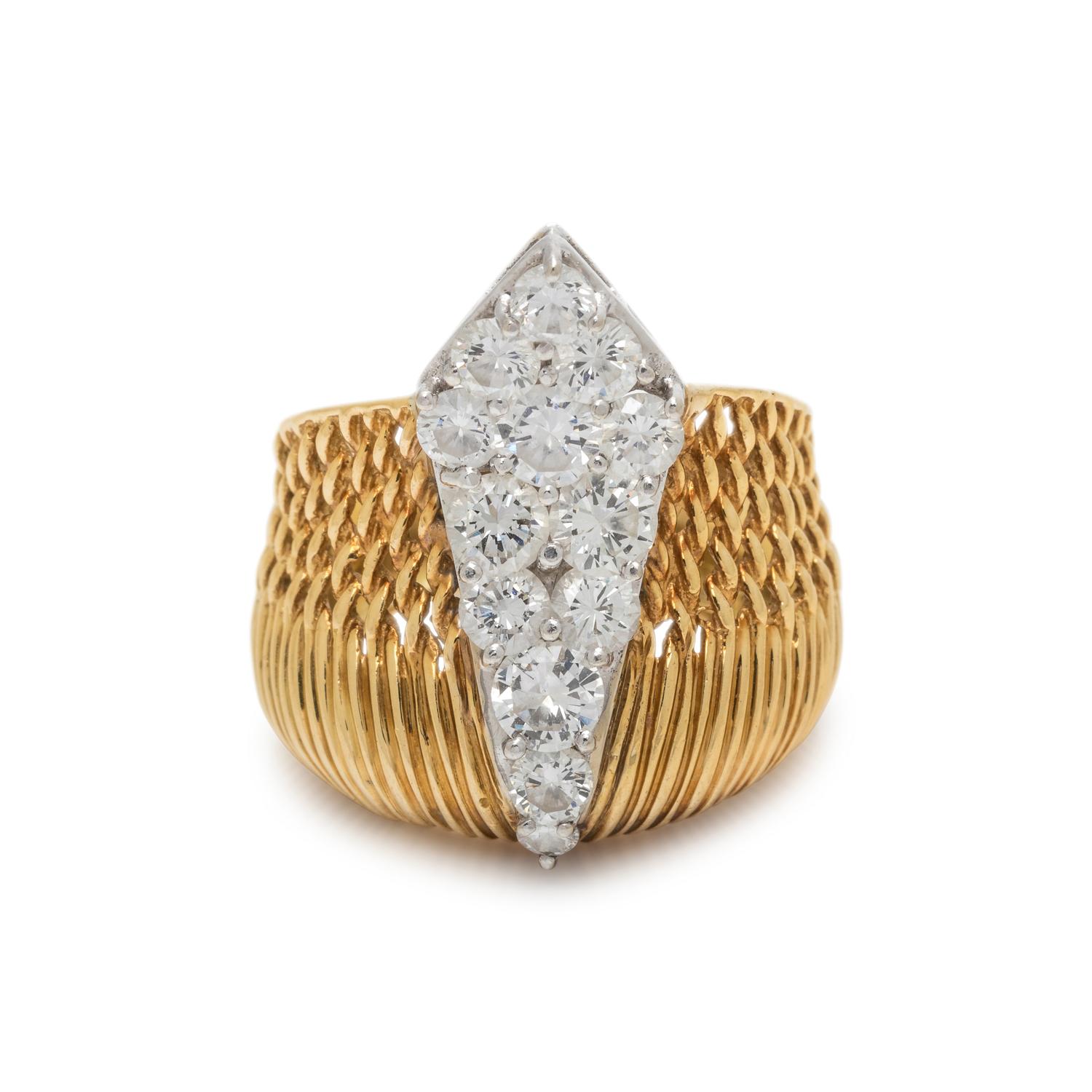 YELLOW GOLD AND DIAMOND RING