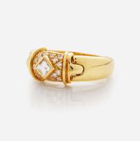 An 18K Yellow Gold and Diamond Bvlgari Ring
