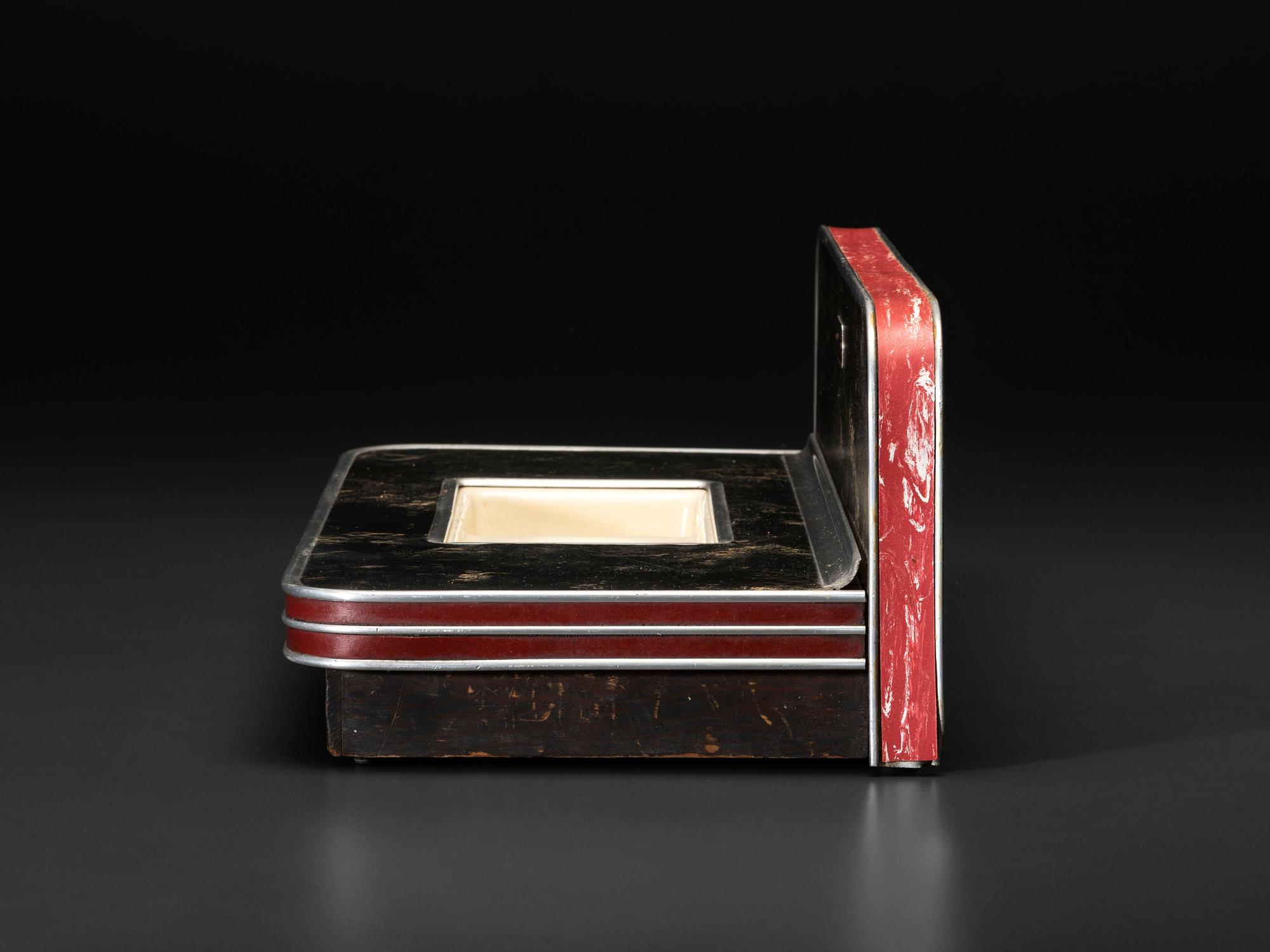 A 'Chromedge' Metal Trim Sales Sample
