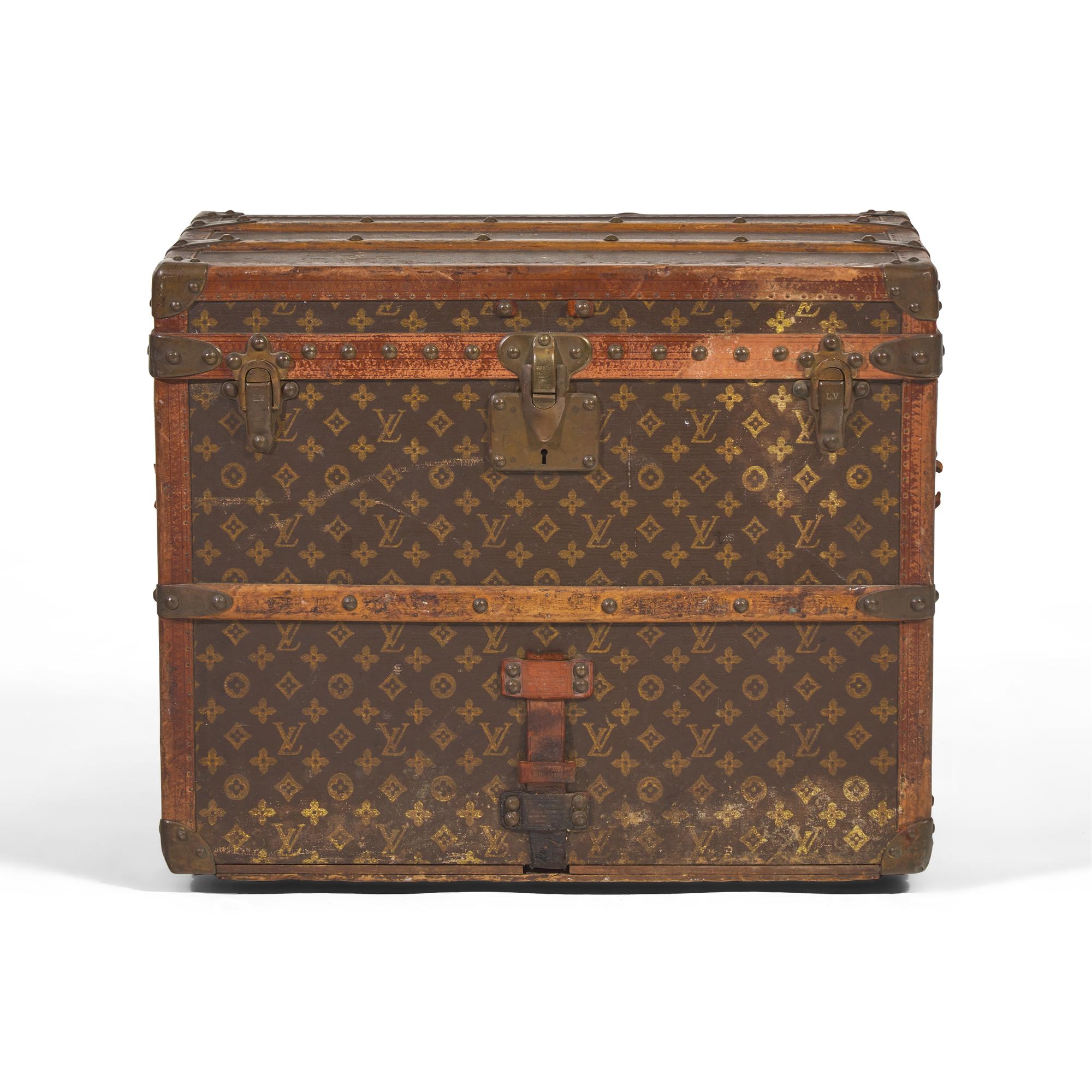 LOUIS VUITTON, VINTAGE MONOGRAM TRUNK
