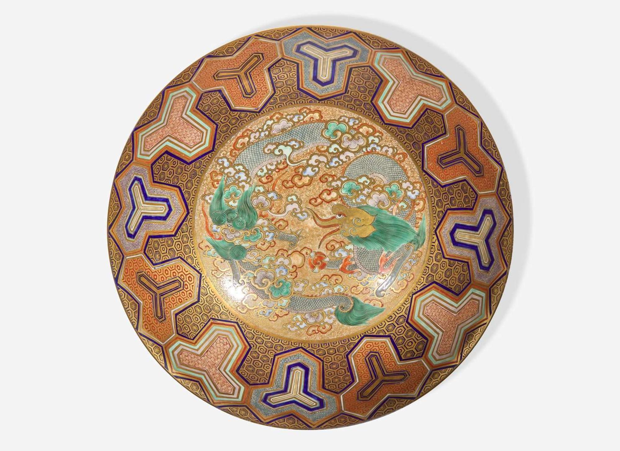 A large and impressive Japanese four-tier enameled porcelain box, Meiji/Taisho period 日本四層大瓷盒 明治或大正