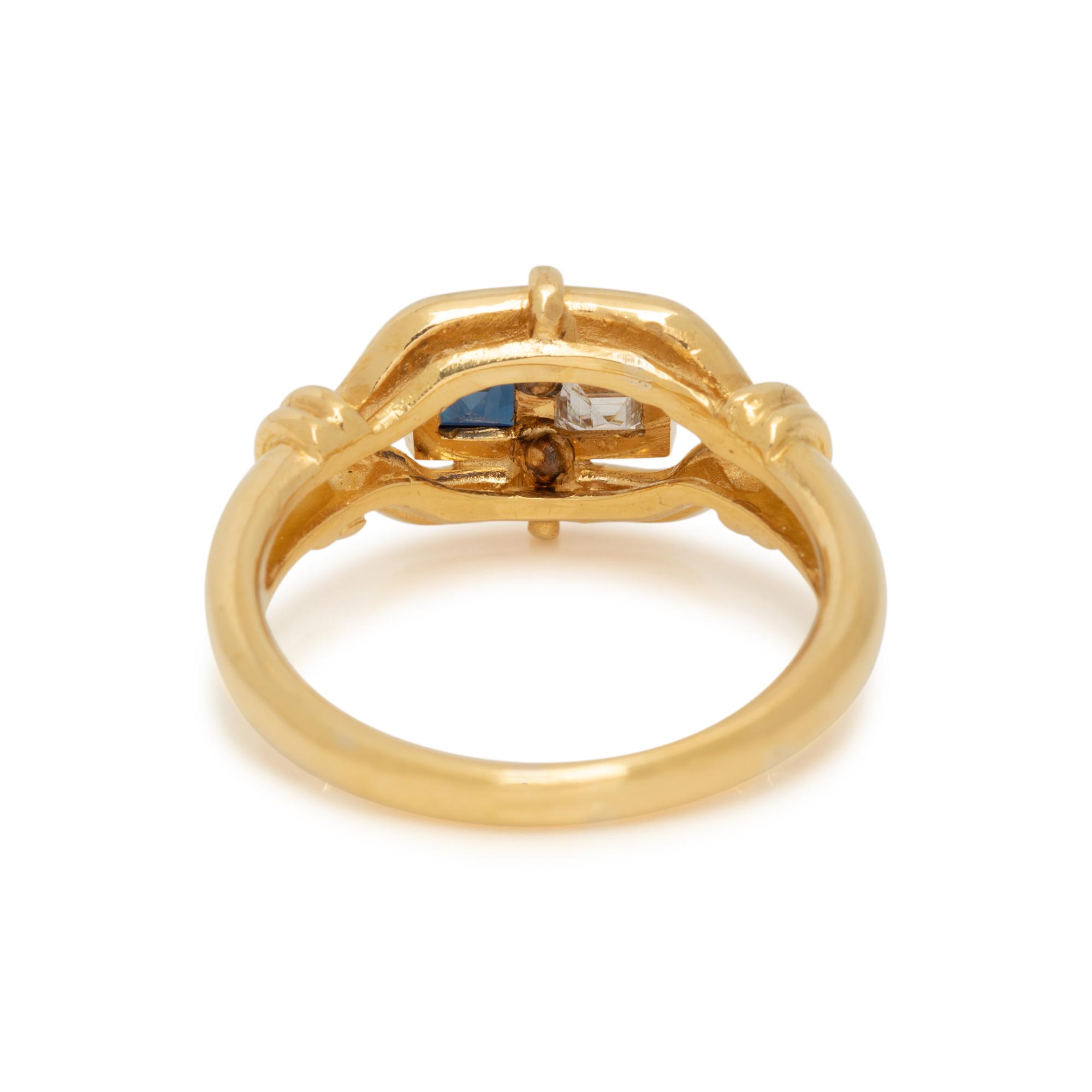 YELLOW GOLD, DIAMOND AND SAPPHIRE RING