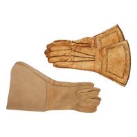 [WESTERN AMERICANA]. Fur coat with gauntlets.