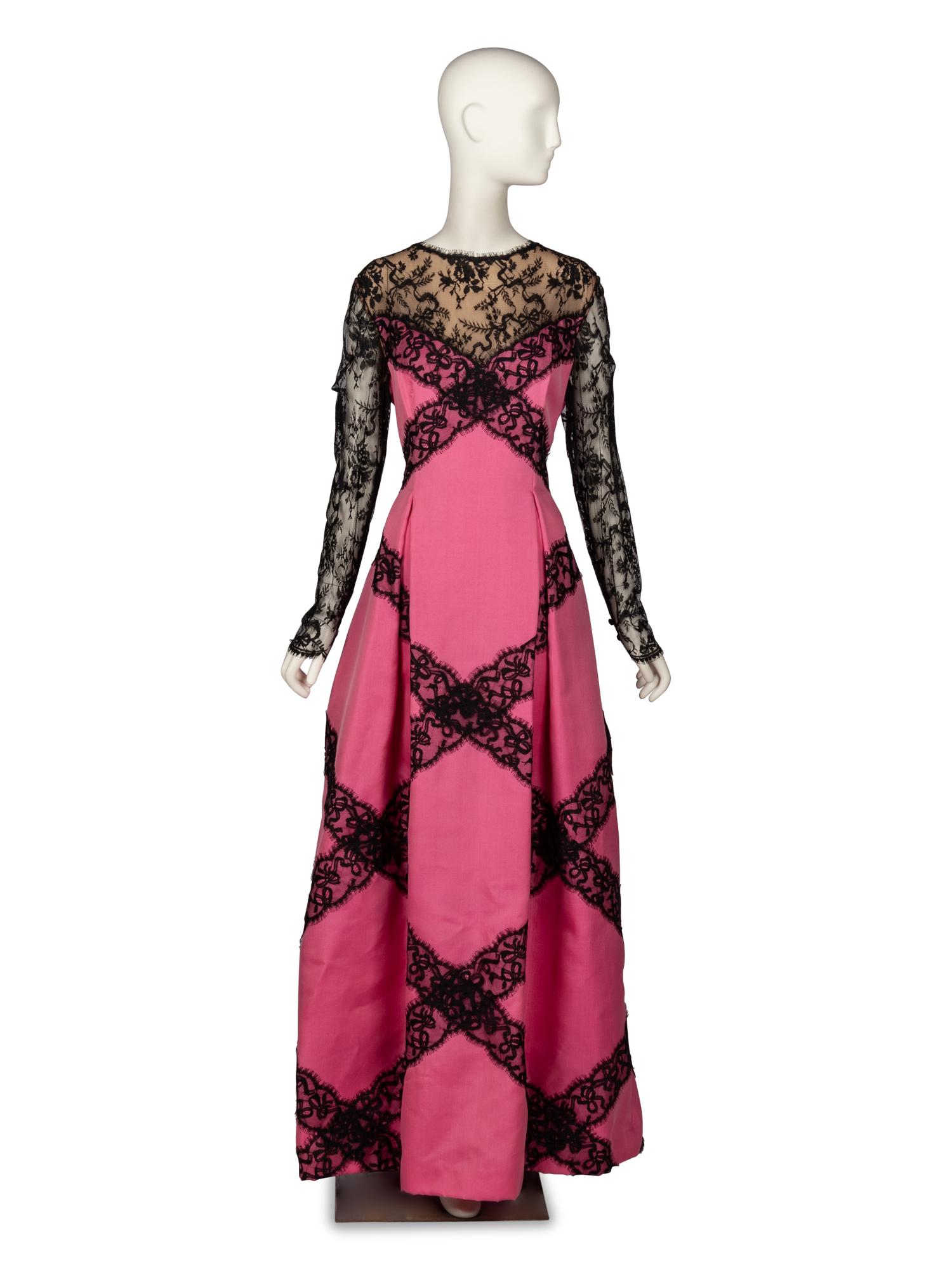 Bill Blass, Lace Gown