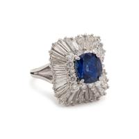 SAPPHIRE AND DIAMOND RING