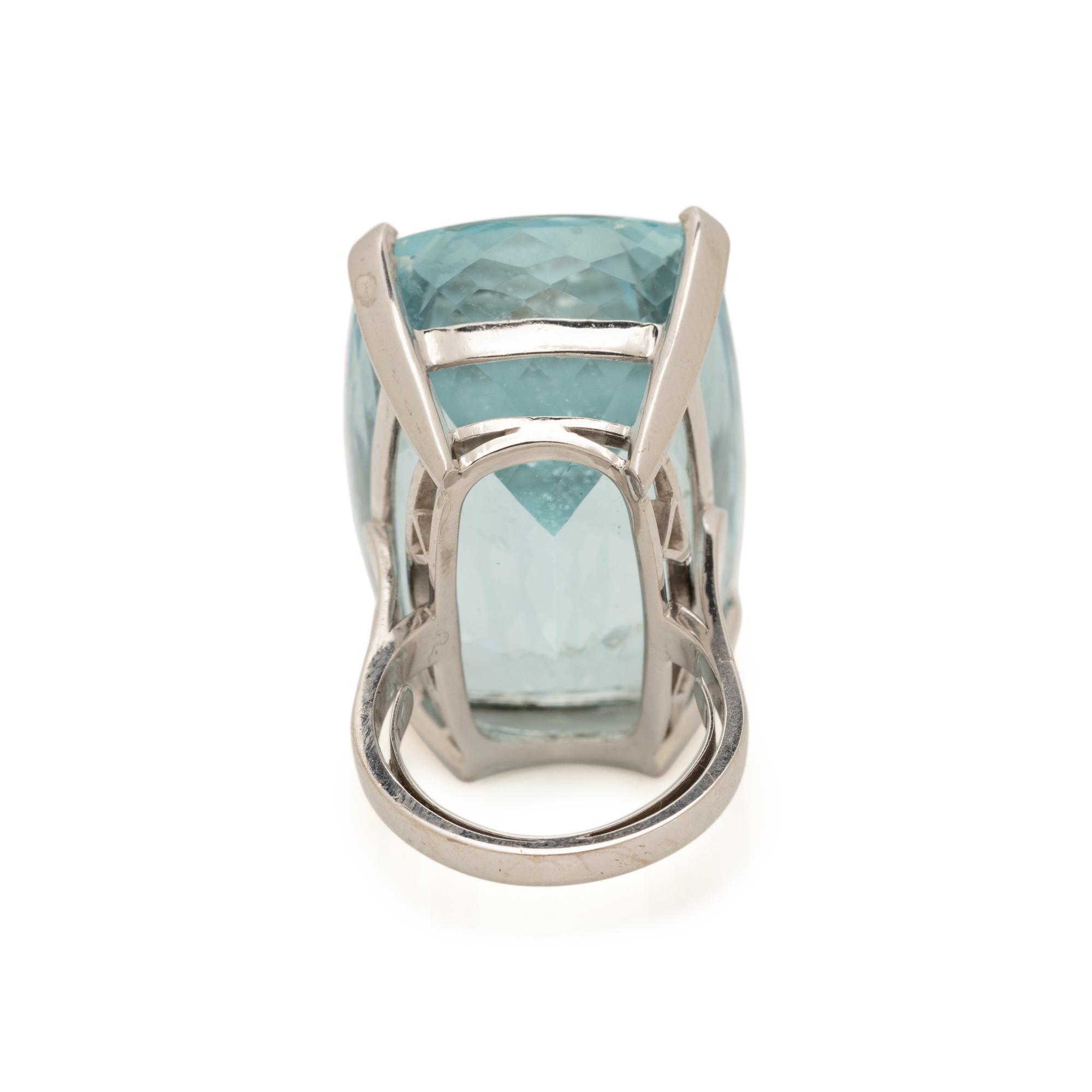WHITE GOLD AND QUARTZ RING