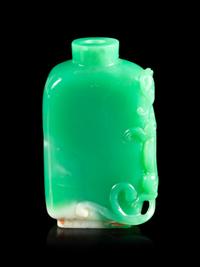 A Chinese Green Glass 'Chilong' Snuff Bottle