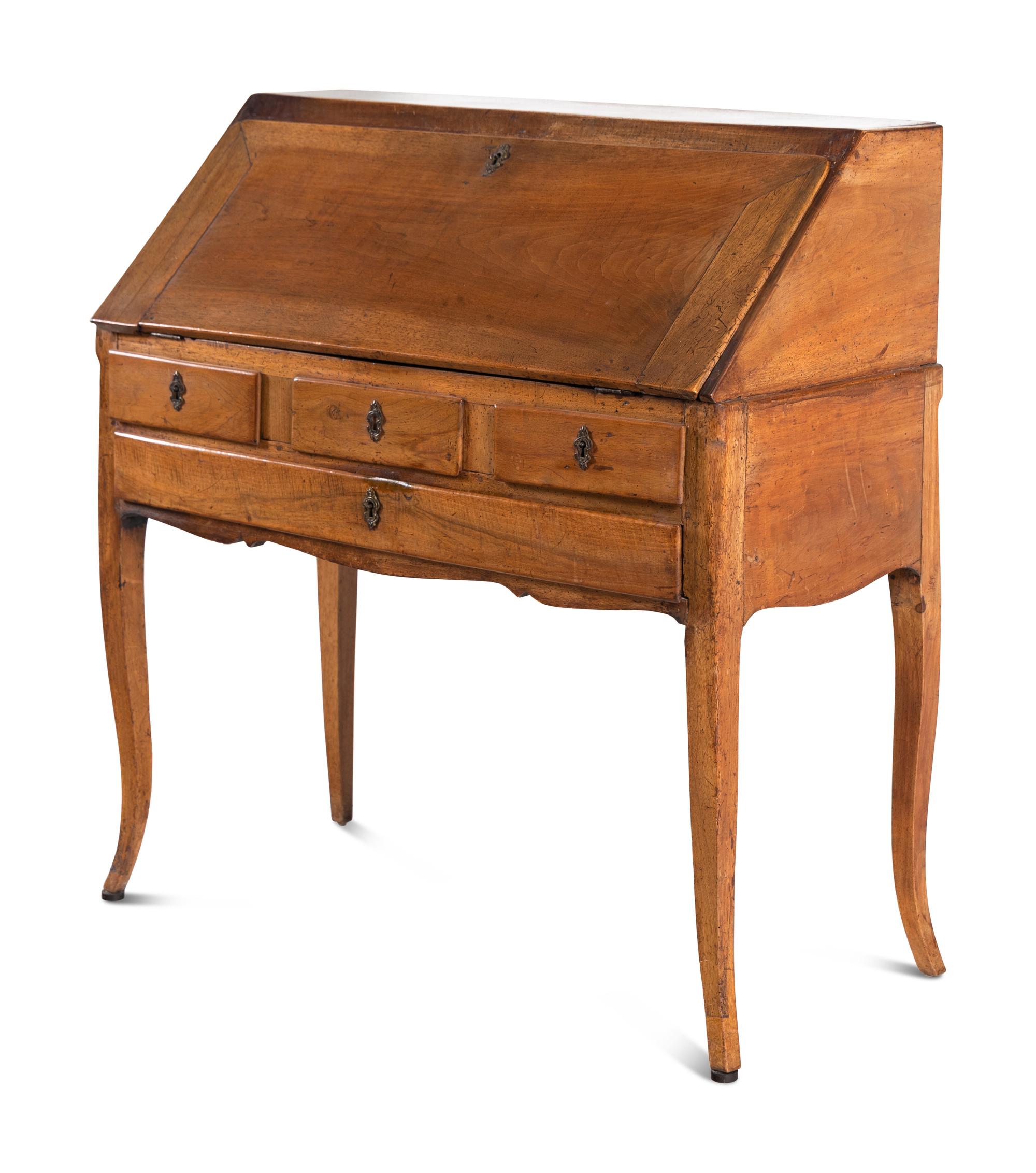 A Louis XV Walnut Bureau en Pente