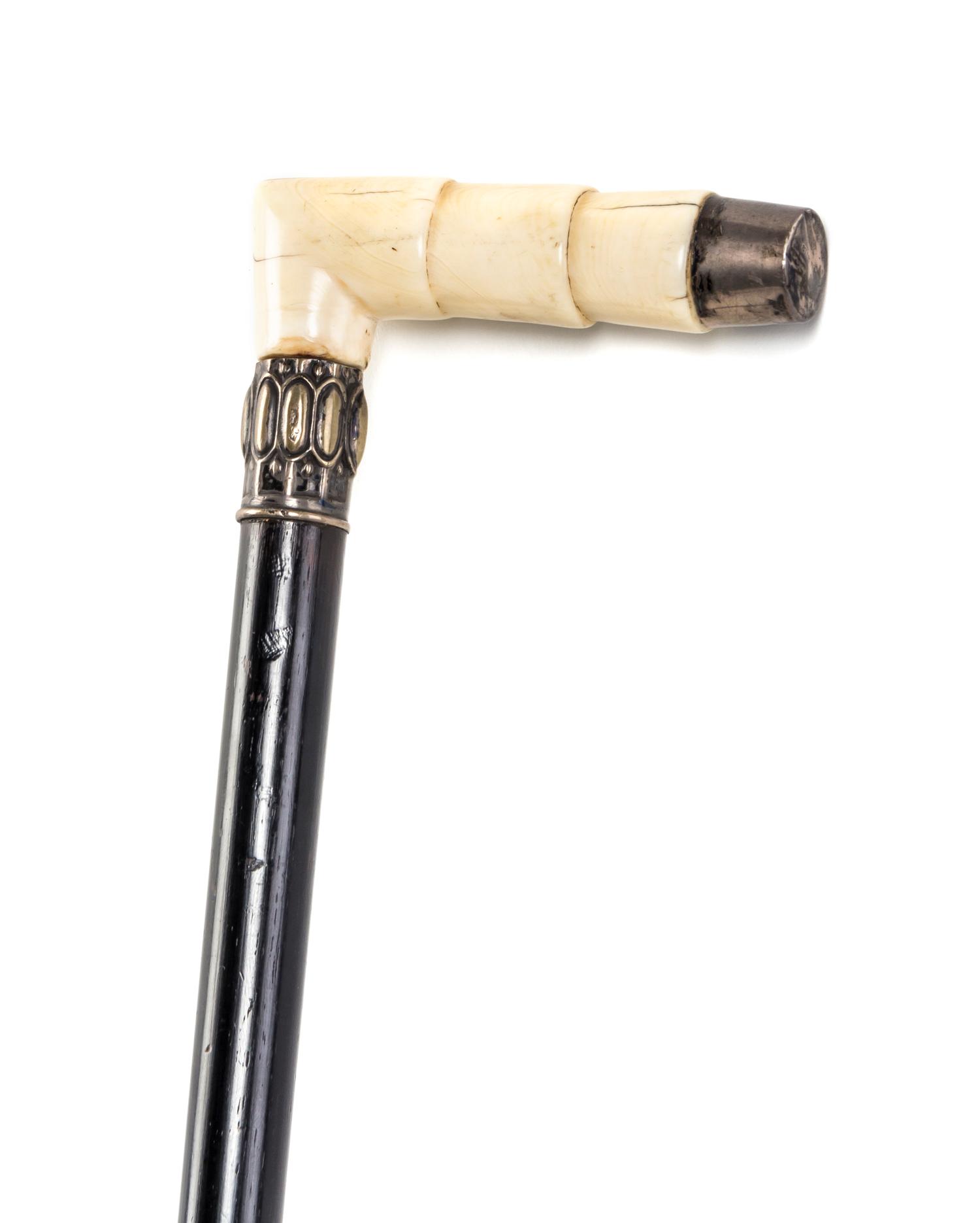 A Continental Ivory Handled Cane, Length of handle 4 x length overall 32 inches.