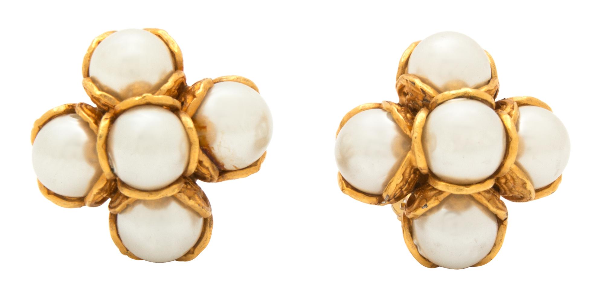 A Chanel Faux Pearl and Gripoix Demi Parure, Earclips: 1" diameter; Necklace: 82".