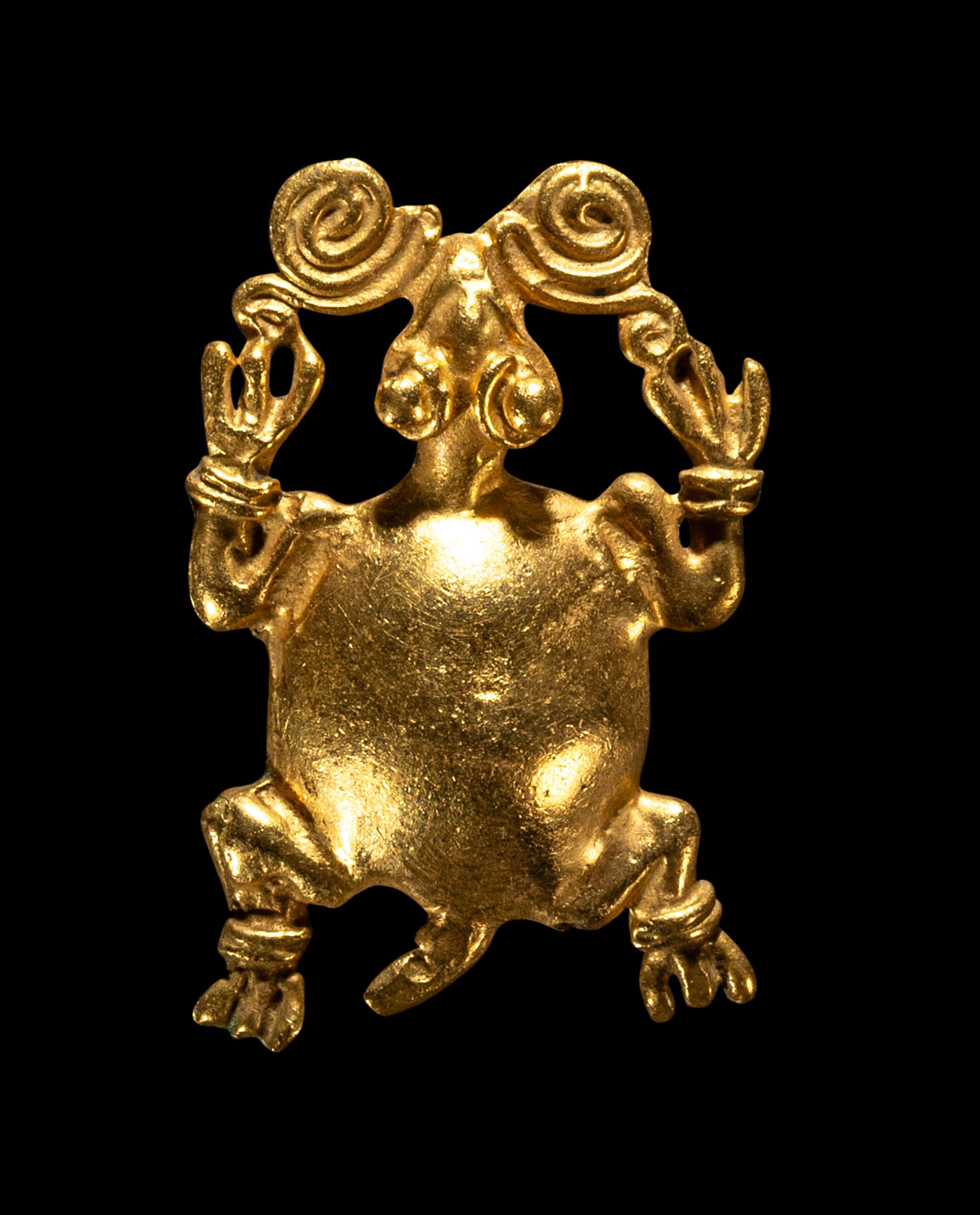 A Veraguas Gold Turtle Pendant