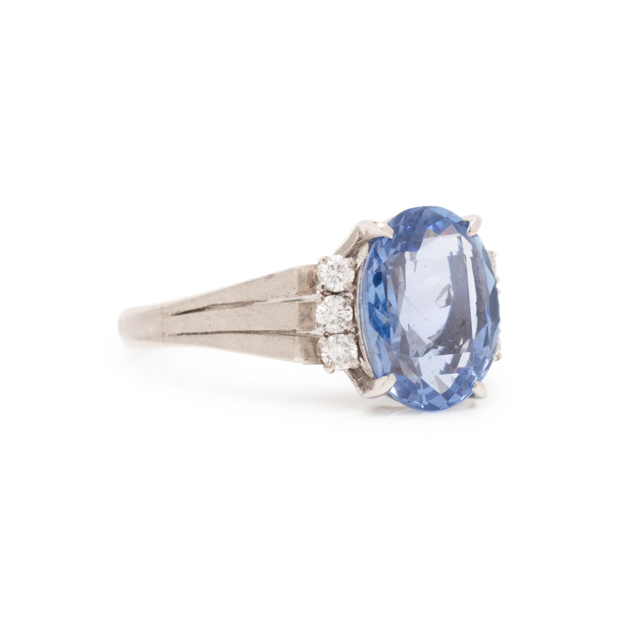 SAPPHIRE AND DIAMOND RING