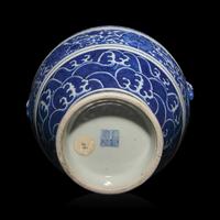 A Chinese Blue and White Porcelain Hu Vase, Late 19th/Early 20th Century — 晚清/民國 青花纏枝蓮紋雙耳壺