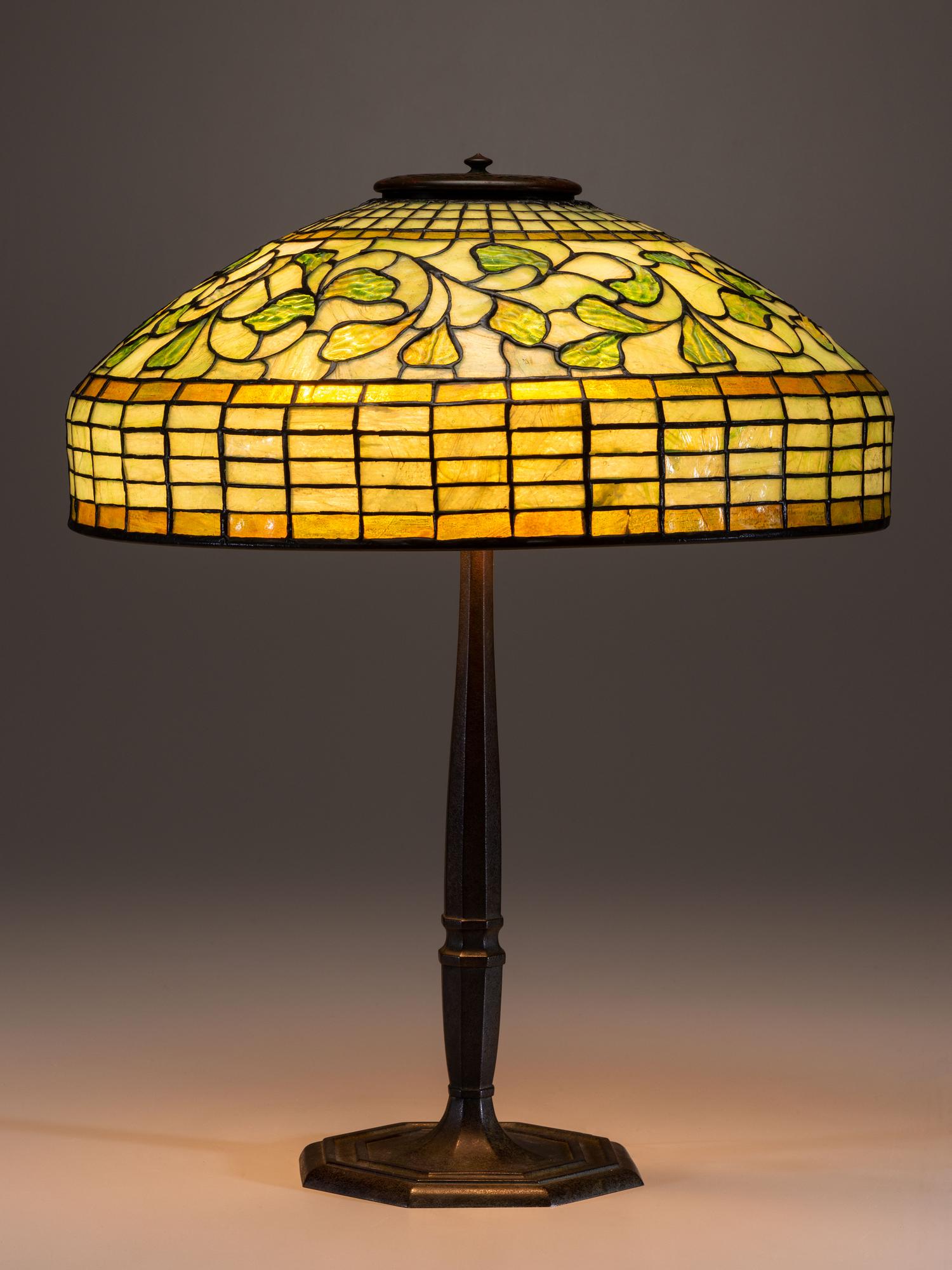 Whirling Leaf Table Lamp