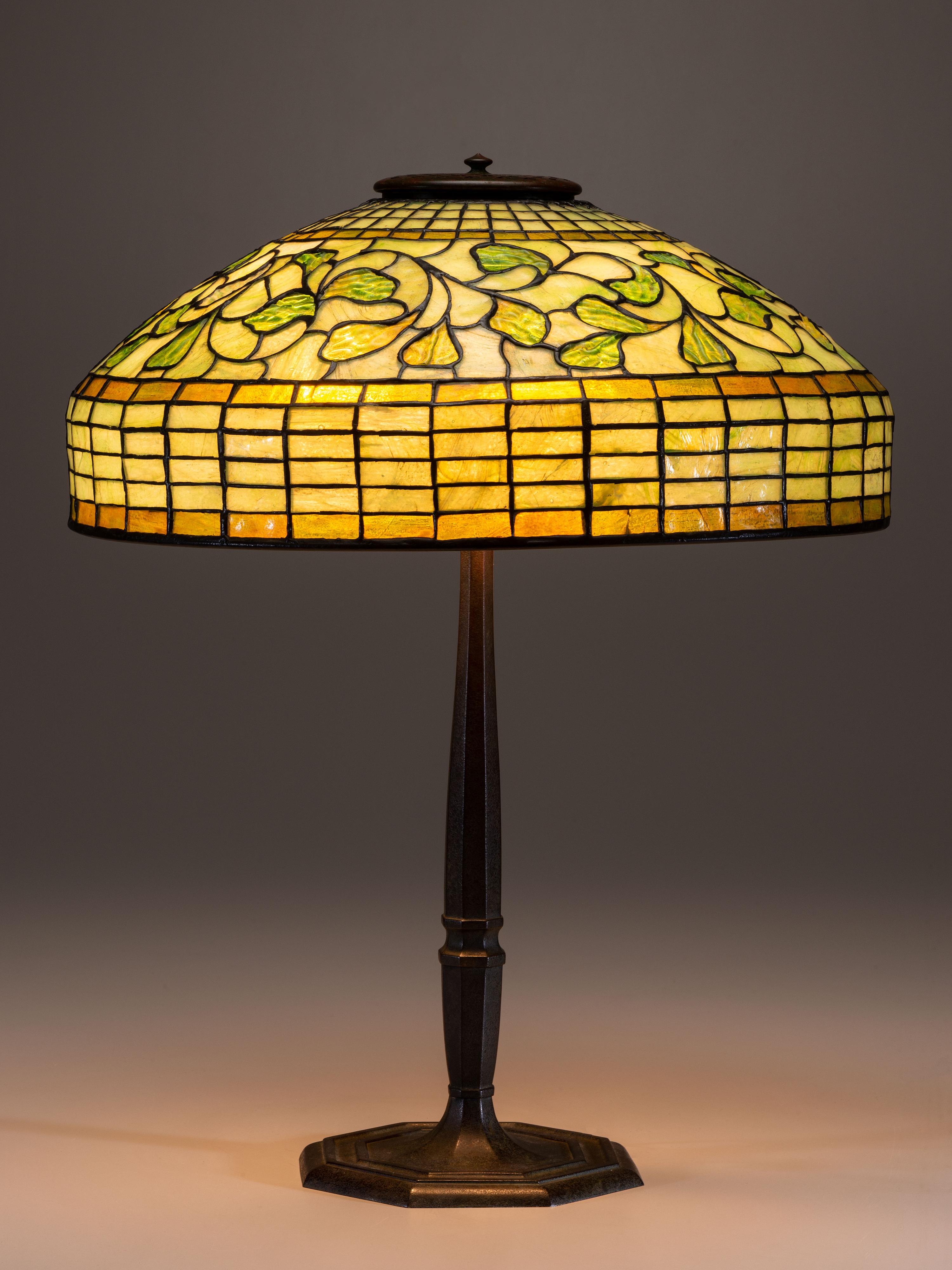 Whirling Leaf Table Lamp