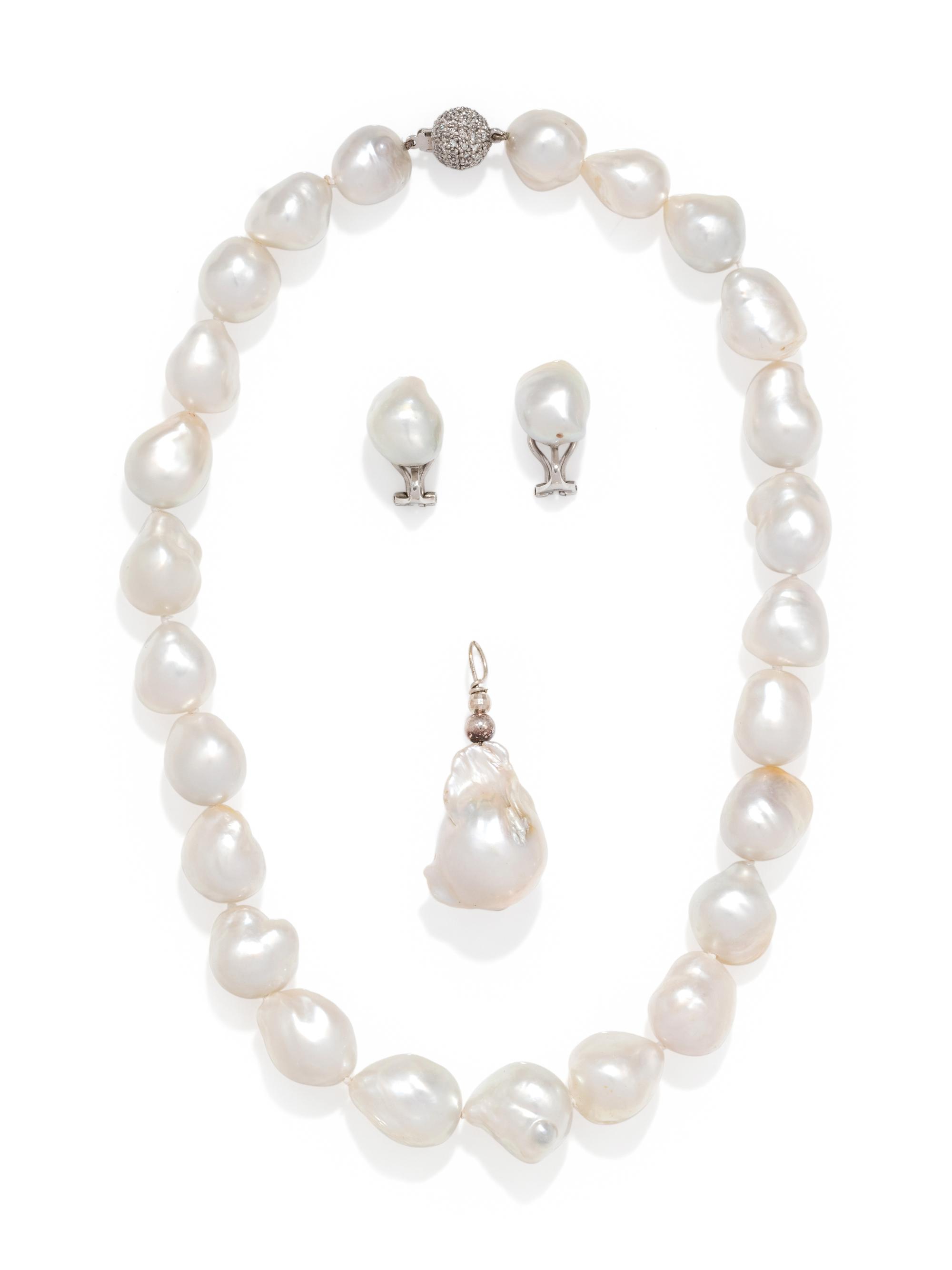 CULTURED BAROQUE PEARL SET