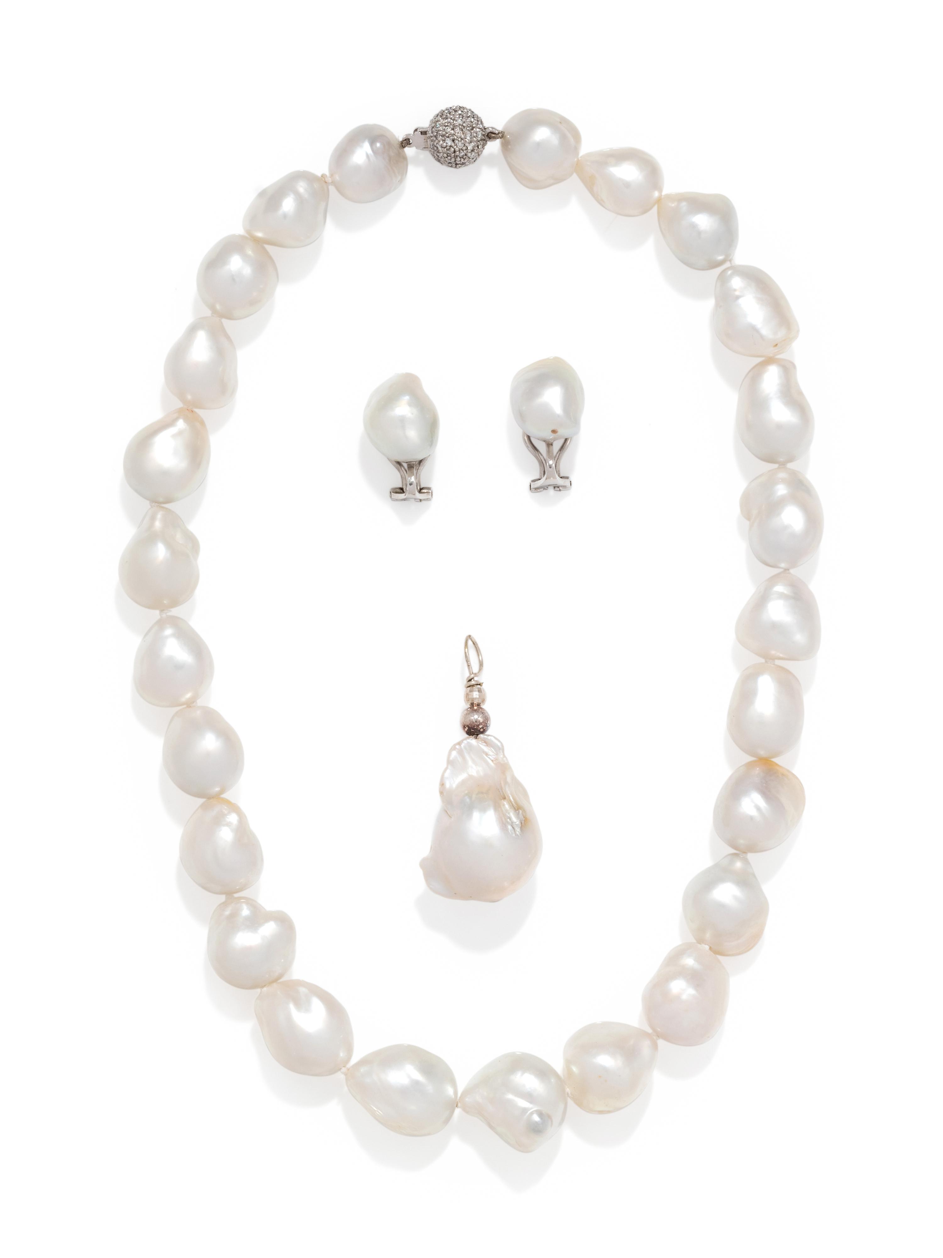 CULTURED BAROQUE PEARL SET